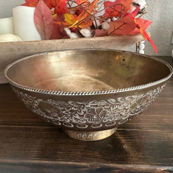 Vintage Indian Etched Brass Decorative Bowl Bottom Stamped India 1 of 30. - Picture 3 of 7